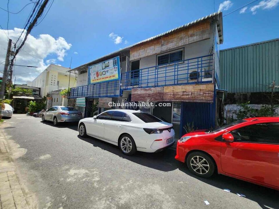 NHÀ LẦU MẶT TIỀN LỘ NHỰA GIÁ RẺ HẺM RỘNG SÁT RANH NINH KIỀU