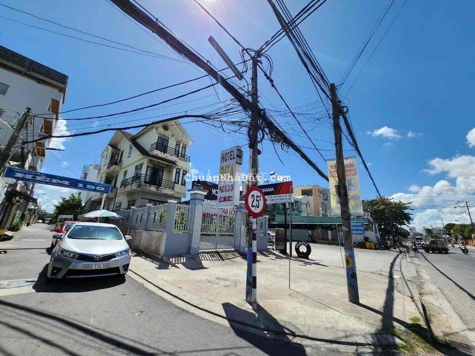 NHÀ MẶT TIỀN LỘ NHỰA HẺM 180 ĐƯỜNG CMT8