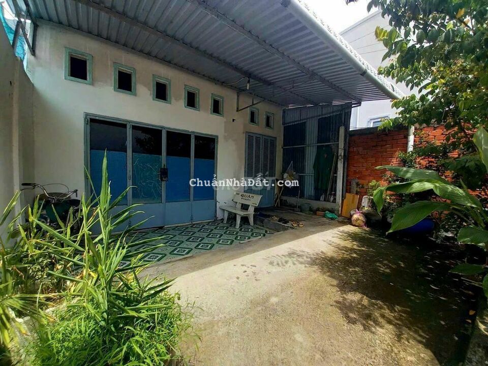 Nhà rẻ thổ cư DTSD 93m2. Gần chợ Ngã Tư Trần Quang Diệu. Nhà rẻ thổ cư DTSD 93m2. Gần chợ Ngã Tư Trần Quang Diệu.