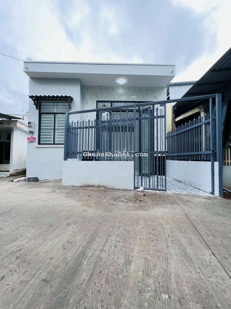 Nhà 2 phòng ngủ gần Đại học FPT Bệnh viện Nhi giá rẻ lắm rồi ạ