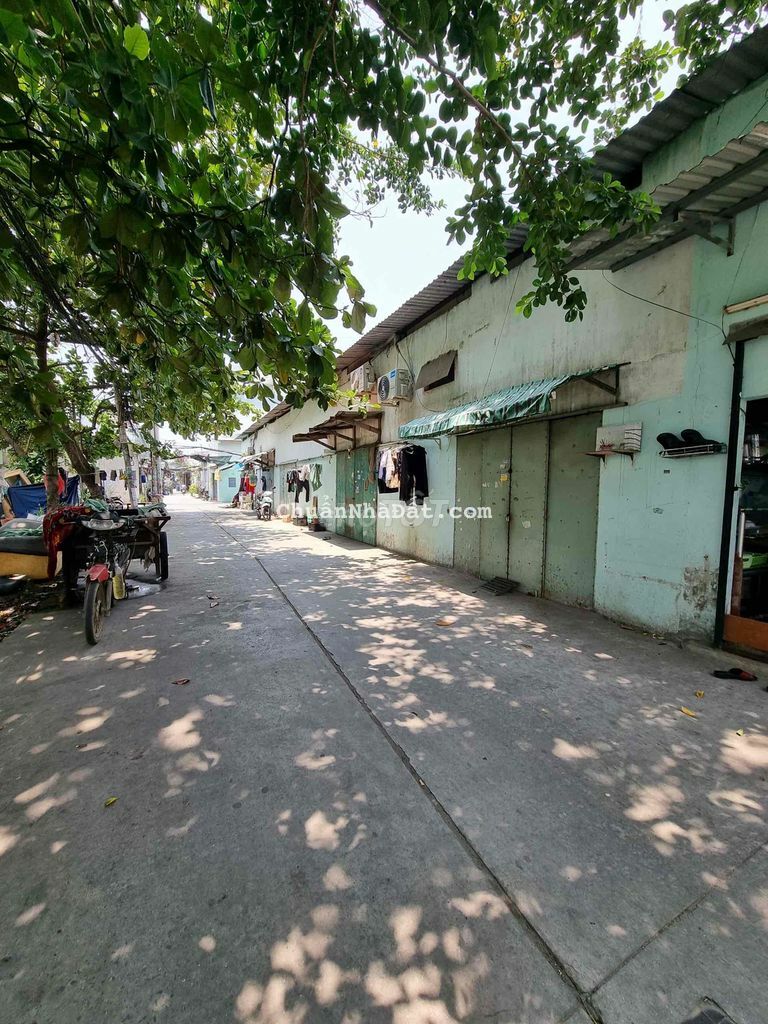 129m2 giá chỉ có 5.5 tỷ kế bên Aeonmall Bình Tân