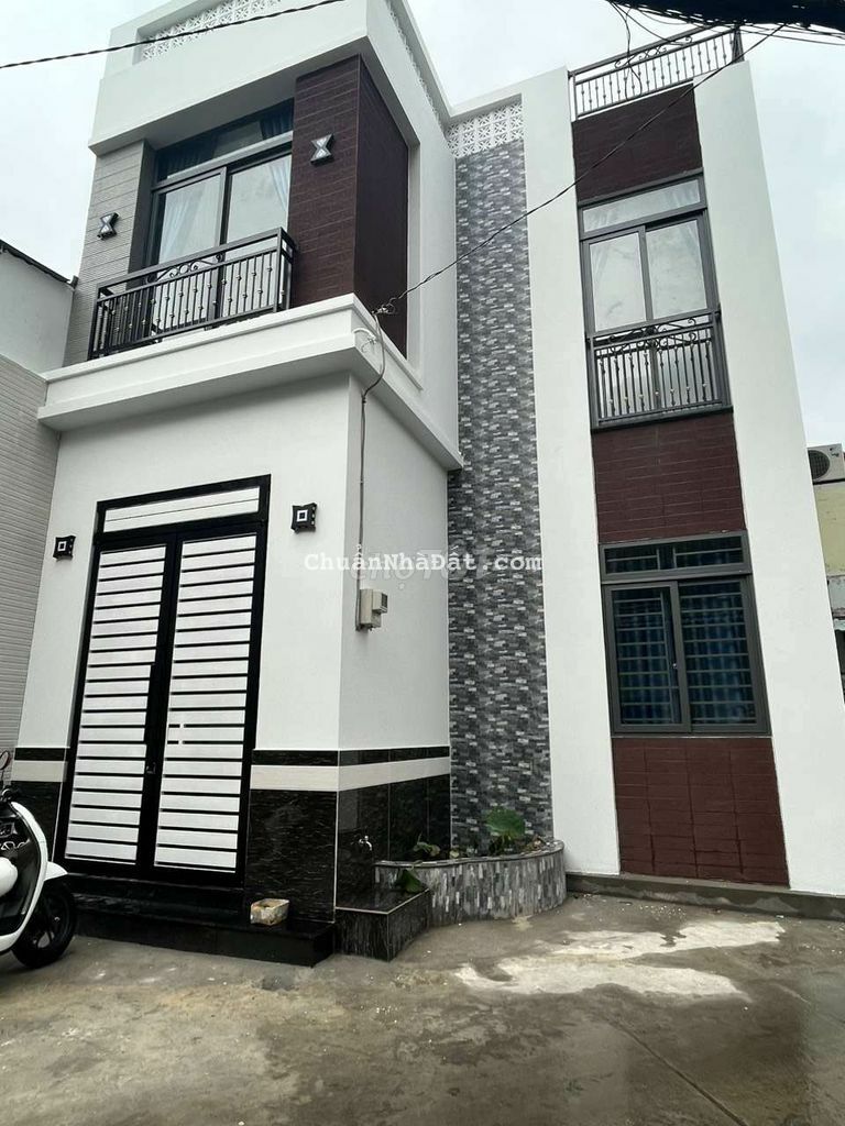 Nhà 6x6m 1 trệt 1 lầu 1 sân thượng hẻm 5m thông đường Mã Lò Bình Tân