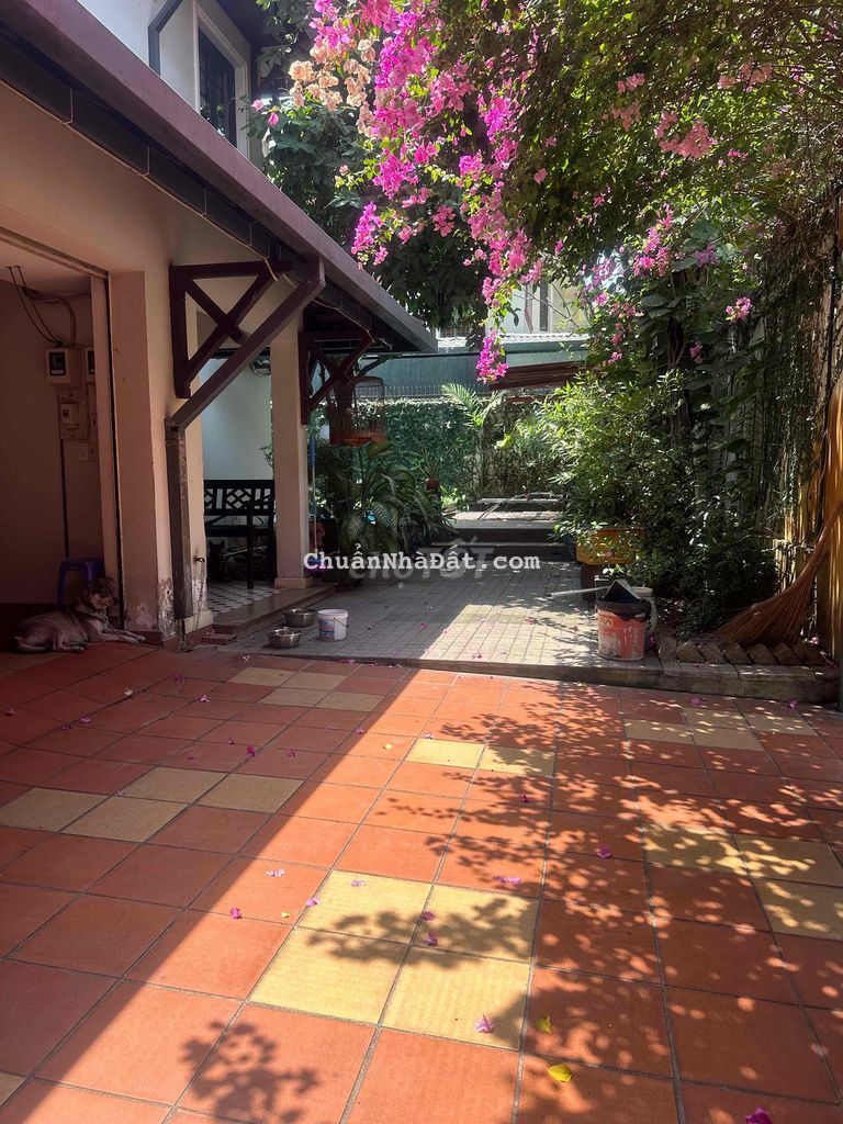 Bán biệt thự siêu hot khu tên lửa 20 x 20 có sân vường