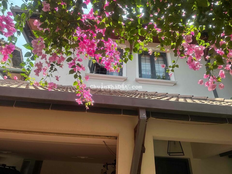 Bán biệt thự siêu hot khu tên lửa 20 x 20 có sân vường