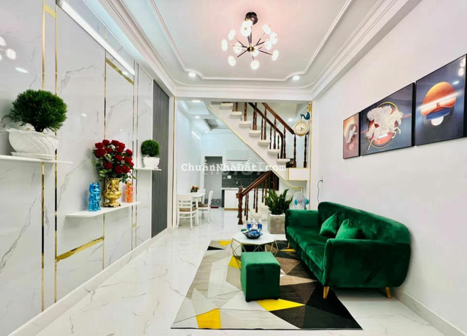 Bán nhà 2 lầu, cách Aeon Tân Phú 5p lái xe, DT 4x10m Đúc BTCC kiên cố