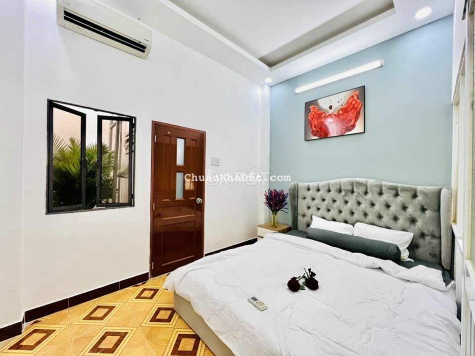 Bán nhà 2 lầu, cách Aeon Tân Phú 5p lái xe, DT 4x10m Đúc BTCC kiên cố