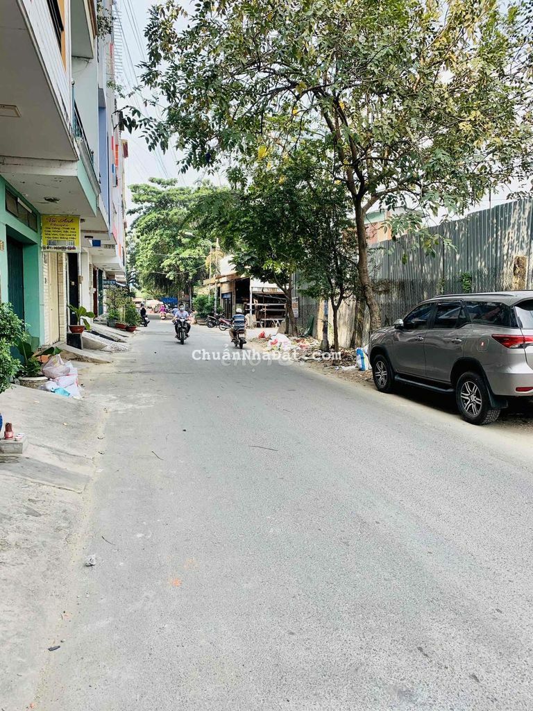 Bán nhà cấp 4 - 420m2 tiện xây dựng mới giáp Quận 6