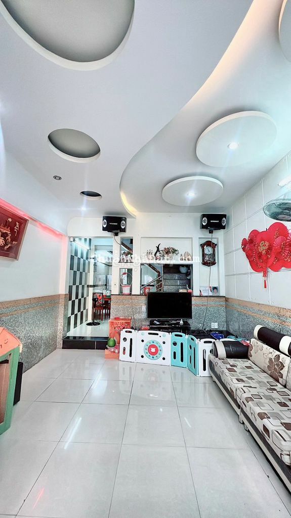 Bán nhà 1 trệt 2 lầu 4pn sân thượng. Hẻm 7m thông đường số 5.