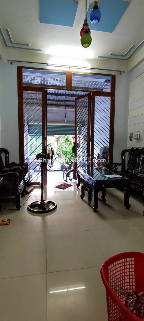 NHÀ 2 LẦU - SÁT MẶT TIỀN - NHỈNH 4TỶ - CHỦ GẤP BÁN - HẺM KINH DOANH