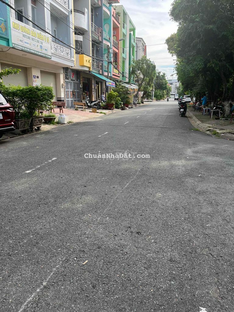 Nhà 2 mặt tiền  đầu đít, xây ngăn 2 căn riêng biệt