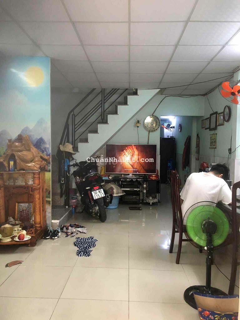 GIÁP TÂN PHÚ - NGAY EAON MAILL - 54M2 ( 4 X 13.5 ) - 2 TẦNG BTCT - 3ty