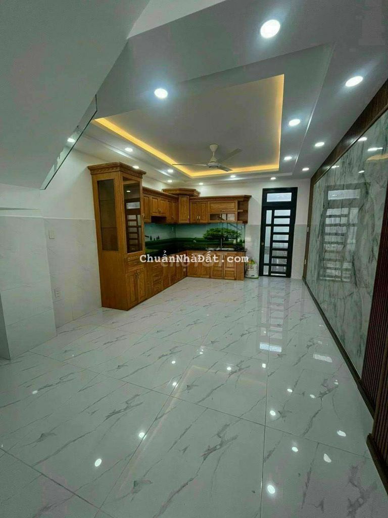 Nhà bán Hẽm thông gần chợ trường học tiện ích xung quanh đầy đủ