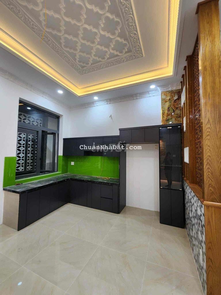 Nhà 1 trệt 1 lầu [6x10] đúc thật hẻm xe hơi đường lê văn quới