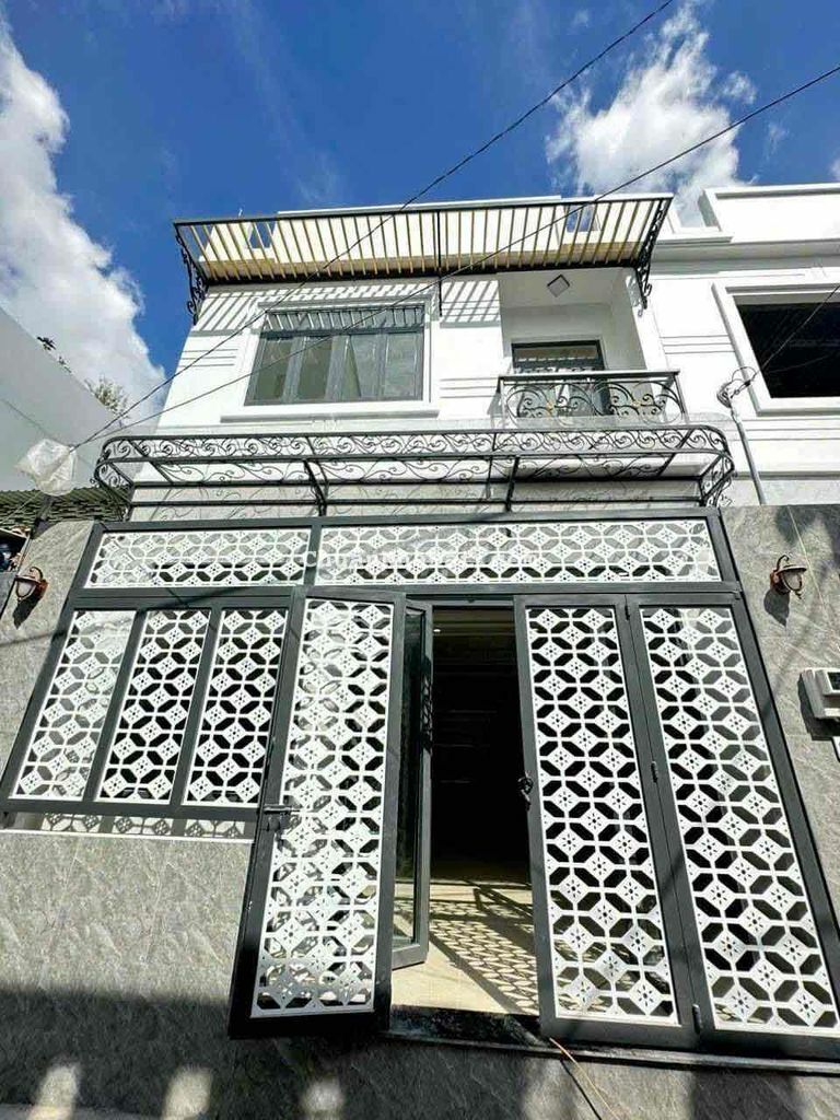 Nhà 1 trệt 1 lầu [6x10] đúc thật hẻm xe hơi đường lê văn quới