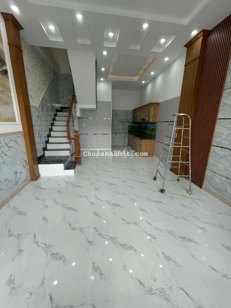 Bán nhà 2 lầu mới 5*12 giá 4,6 tỷ hẻm si co Kinh Dương Vương