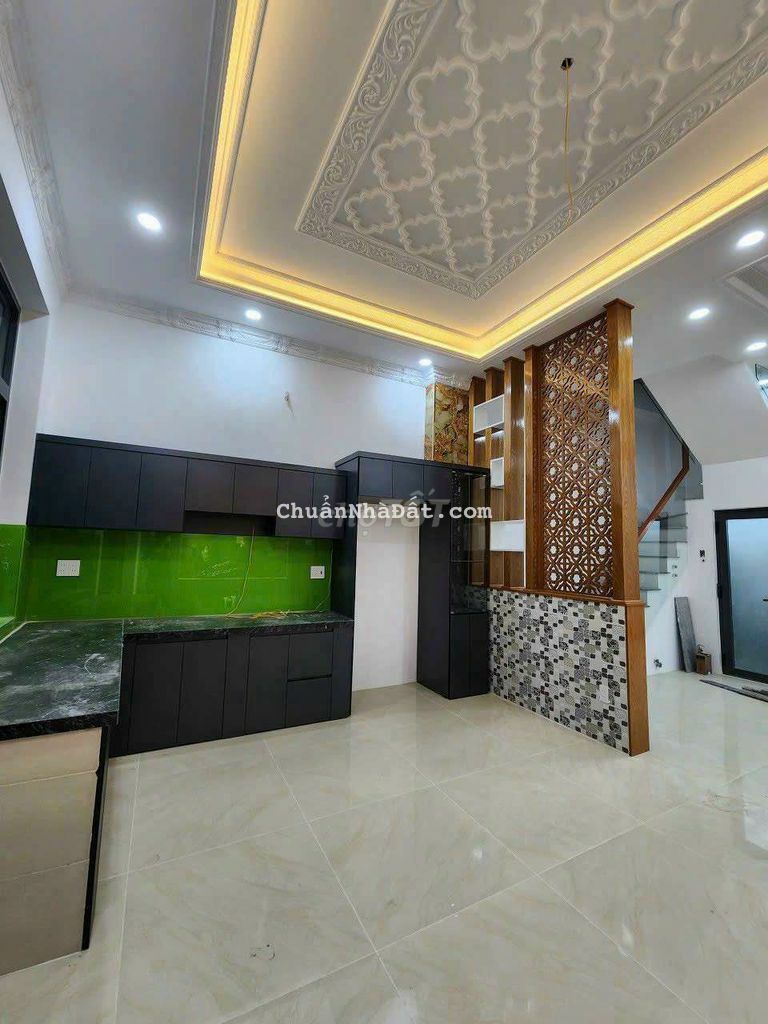 Nhà một xẹt đường Lê Văn Quới