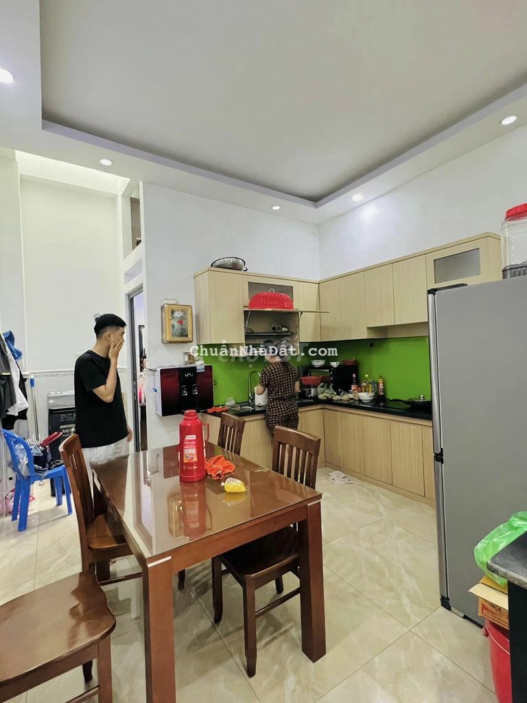 NHÀ 3 TẦNG TẶNG NỘI THẤT, 4,5X15, LÊ VĂN QUỚI, NGÃ 4 BỐN XÃ, BÌNH TÂN