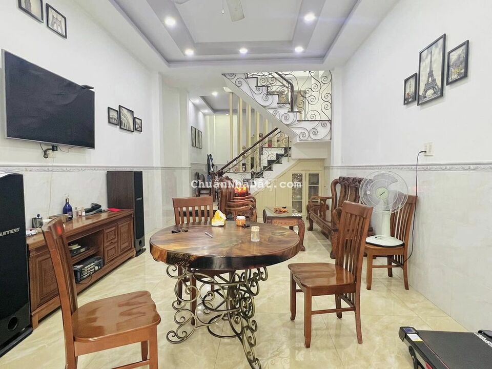 NHÀ 3 TẦNG TẶNG NỘI THẤT, 4,5X15, LÊ VĂN QUỚI, NGÃ 4 BỐN XÃ, BÌNH TÂN