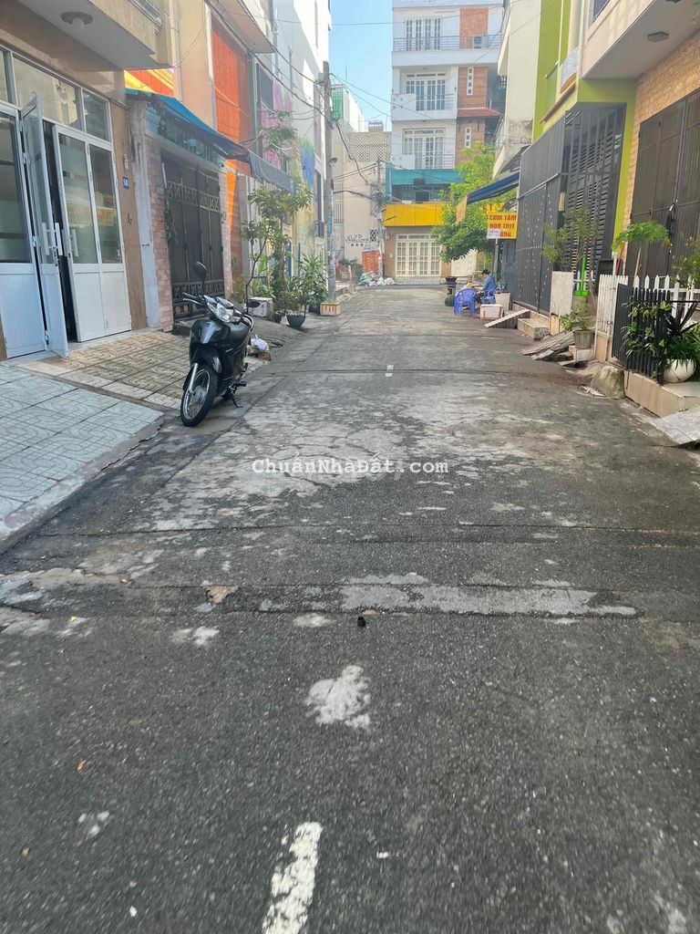 Giá bao cạnh tranh, có nhà 3 tầng khu Tên Lửa