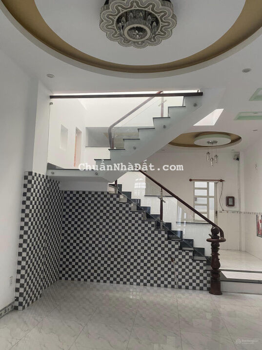 Bán gấp định cư nước ngoài, nhà Kinh Dương Vương gần khu Tên Lửa, DT 74m2, giá rẻ 4.2 tỷ, TL