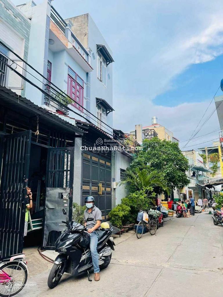 Bán nhà 1/ đường số 11, dt 4 x 20m, hẻm ôtô, nhà 2 mặt hẻm trước sau