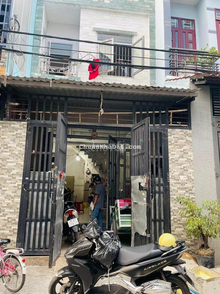 Bán nhà 1/ đường số 11, dt 4 x 20m, hẻm ôtô, nhà 2 mặt hẻm trước sau