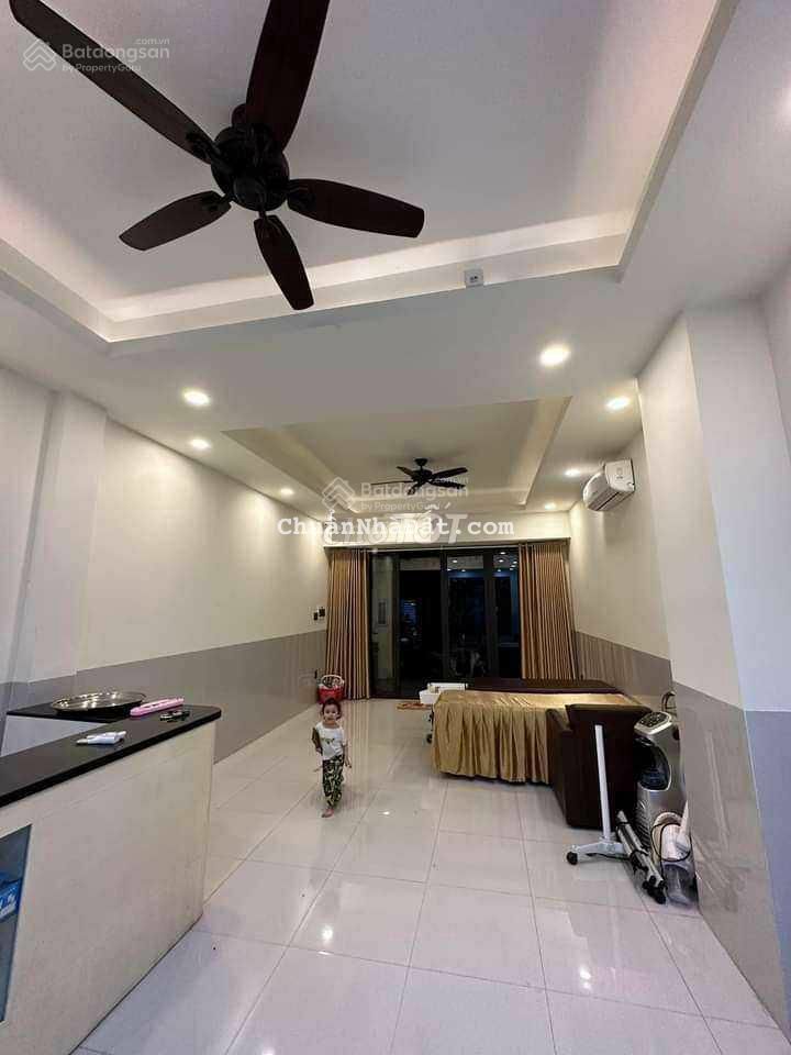 Bán nhà 1/ đường số 8 (ngay aeon mall), dt 4,5 x 18m, 2 lầu, hẻm ôtô