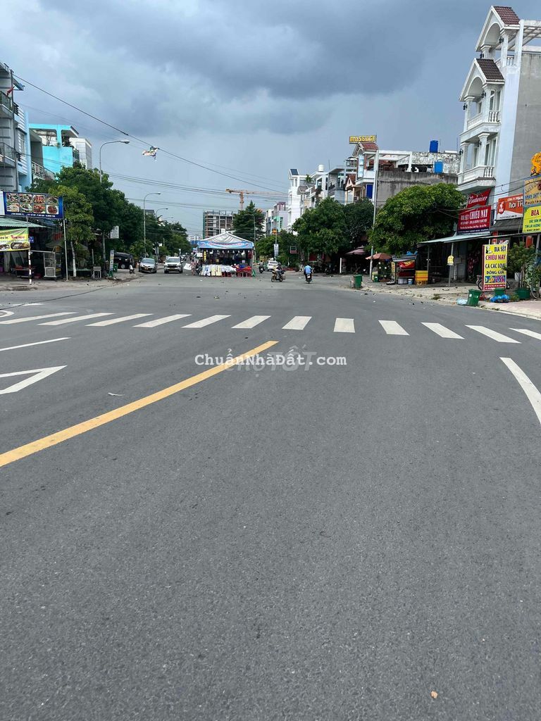 Mặt Tiền Tên Lửa lớn, kiếm khó có căn thứ 2