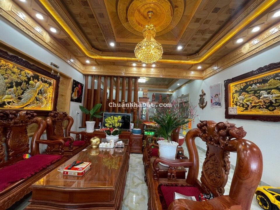 Chủ nợ ngân hàng bán nhanh nhà mặt tiền - Trung tâm thành phố