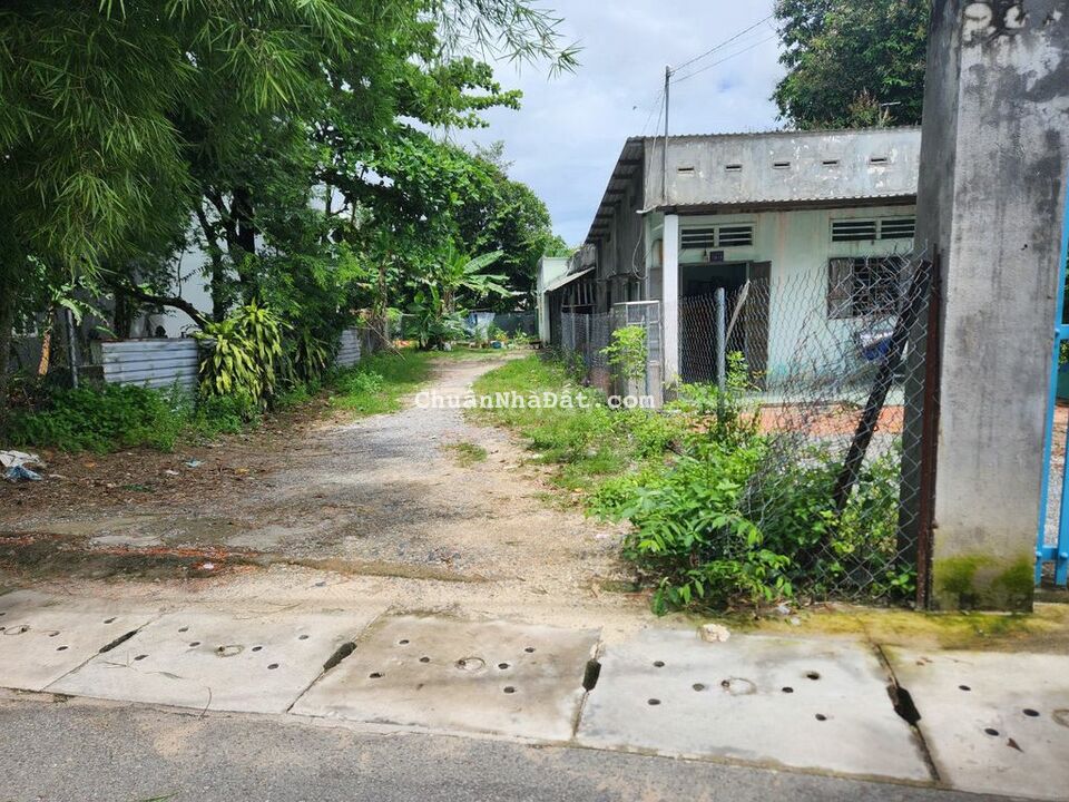 Bán đất tặng nhà DT 125m2 thổ cư 60m, đường bê tông 5m Bán đất tặng nhà DT 125m2 thổ cư 60m, đường bê tông 5m