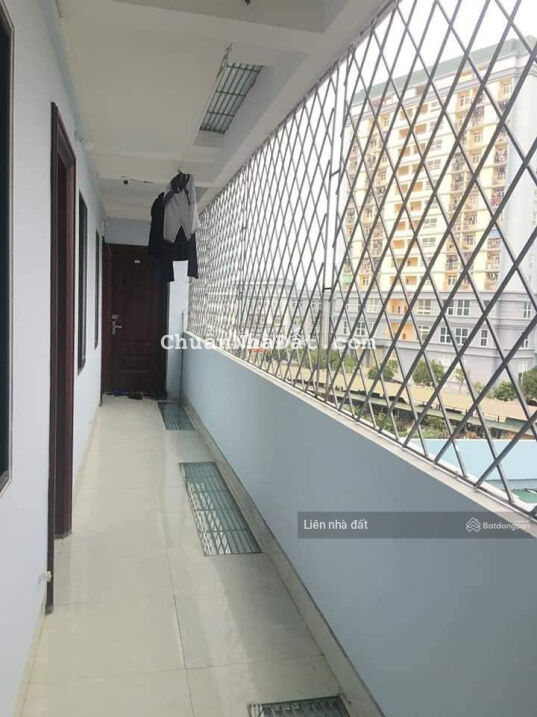 Nhà Cầu Diễn 105m2 x 8 tầng giá 11.8 tỷ thang máy cho thuê 60 tr mỗi tháng, ô tô