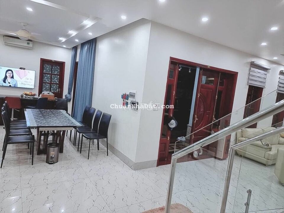 CỰC HIẾM - BIỆT THỰ PHÂN LÔ 120M2 - GARA SÂN VƯỜN  4 TẦNG - VỈA HÈ 3M