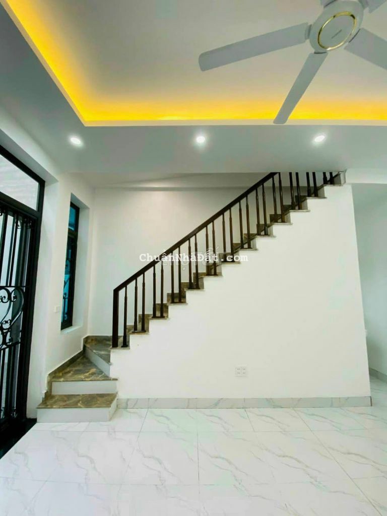 Chỉ hơn 2 tỷ đã sở hữu ngôi nhà 2 tầng ngay trung tâm - Đất tặng nhà