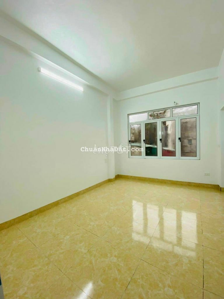 Chỉ hơn 2 tỷ đã sở hữu ngôi nhà 2 tầng ngay trung tâm - Đất tặng nhà