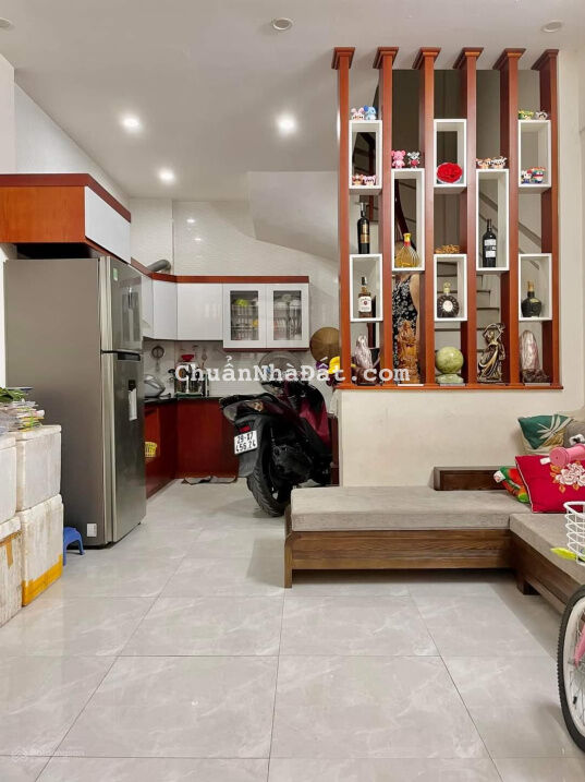 Nhà Đẹp Ở Ngay ! Bán nhà Xuân La, Xuân Đỉnh 33M, 5 Tầng, Giá Chỉ 3.93 tỷ Từ Liêm, 15 M Ô Tô Tránh.