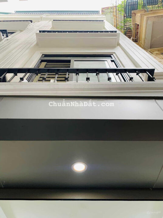 Bán gấp nhà đẹp Tân Xuân, Bắc Từ Liêm 35m2 x 5T x MT 3,5m. Dân xây, an sinh đỉnh. Giá 3,3 tỷ