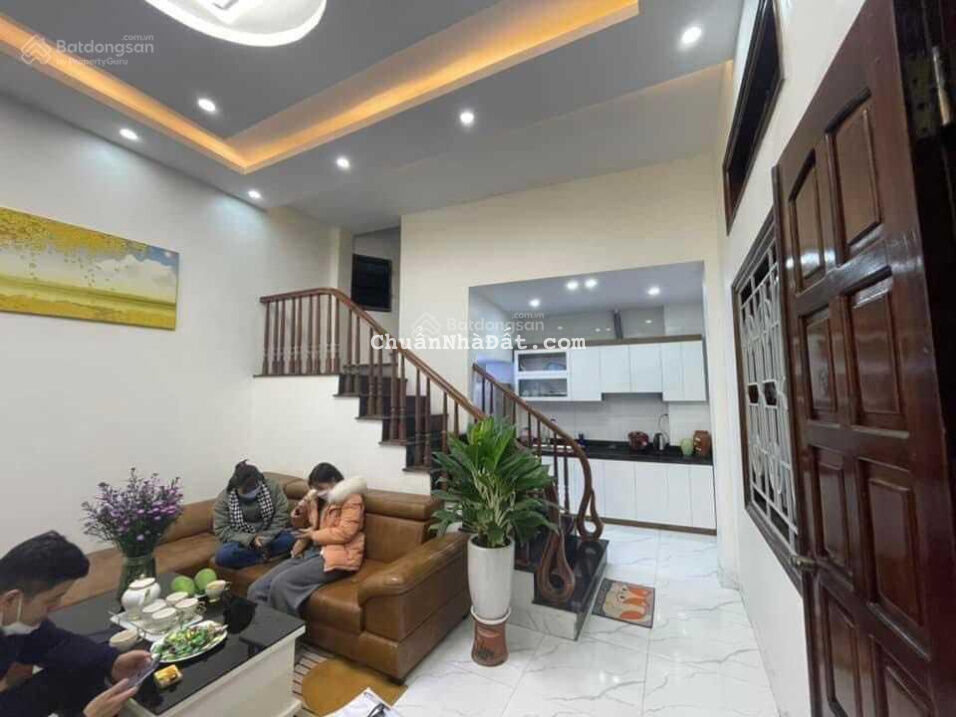 Bán gấp nhà đẹp Tân Xuân, Bắc Từ Liêm 35m2 x 5T x MT 3,5m. Dân xây, an sinh đỉnh. Giá 3,3 tỷ