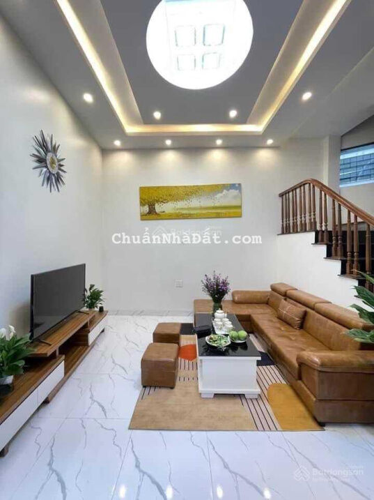 Bán gấp nhà đẹp Tân Xuân, Bắc Từ Liêm 35m2 x 5T x MT 3,5m. Dân xây, an sinh đỉnh. Giá 3,3 tỷ