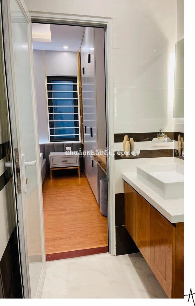 Nhỉnh 3 tỷ nhà Cầu Diễn-35m2-5 tầng-xây mới-cách đường 32 chỉ 100m