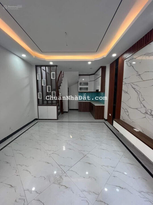 Hiếm: Bán nhà Phú Diễn 35m2x5T MT 4m, ô tô qua nhà, lô góc, full NT, ở ngay, giá chỉ 3.8 tỷ (TL)