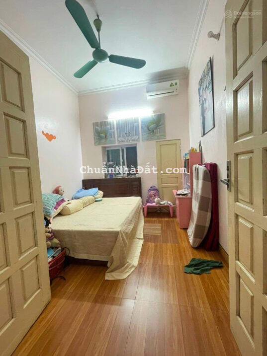 Bán gấp nhà đẹp dân xây Phú Diễn. Ô tô con qua cửa, 36m2, giá: Nhỉnh 3 tỷ, LH: 0978685116 Bán gấp nhà đẹp dân xây Phú Diễn. Ô tô con qua cửa, 36m2, giá: Nhỉnh 3 tỷ, LH: 0978685116