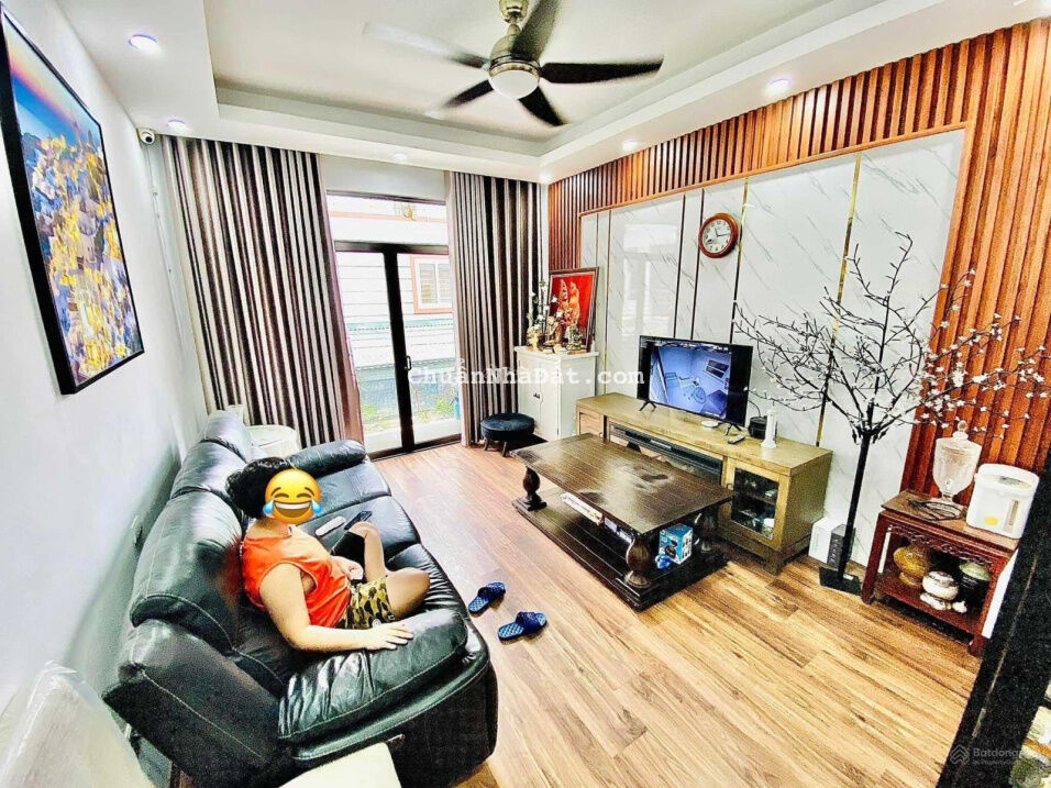 Bán gấp nhà Xuân Đỉnh, Bắc Từ Liêm 36m2 x 5T x MT 4m. Dân xây, lô góc 2 thoáng. Giá 4 tỷ (TL)