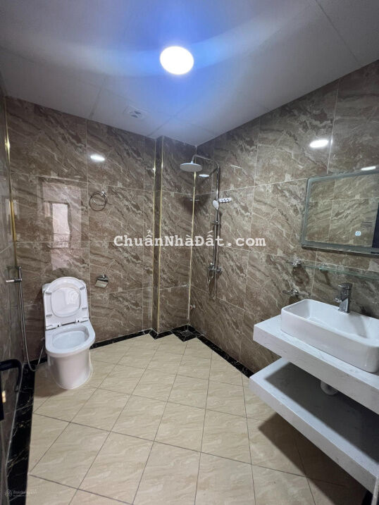 Bán nhà mới tinh, thiết kế siêu đẹp. 10m ra đường Hồ Tùng Mậu. 36m2 + 5 tầng, giá hót 4.3 tỷ