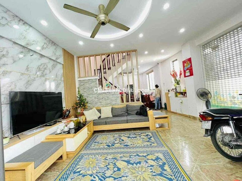 Quá hời, bán nhà Phạm Văn Đồng, lô góc, ô tô tránh, full đồ, 39m2