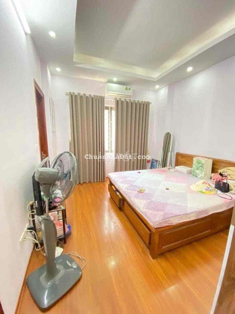 Quá hời, bán nhà Phạm Văn Đồng, lô góc, ô tô tránh, full đồ, 39m2