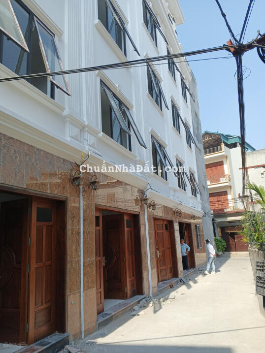 Duy nhất 1 căn 3.3 tỷ thoáng trước sau ngay mặt ngõ nhà 5 tầng 40m2 thương lượng sâu