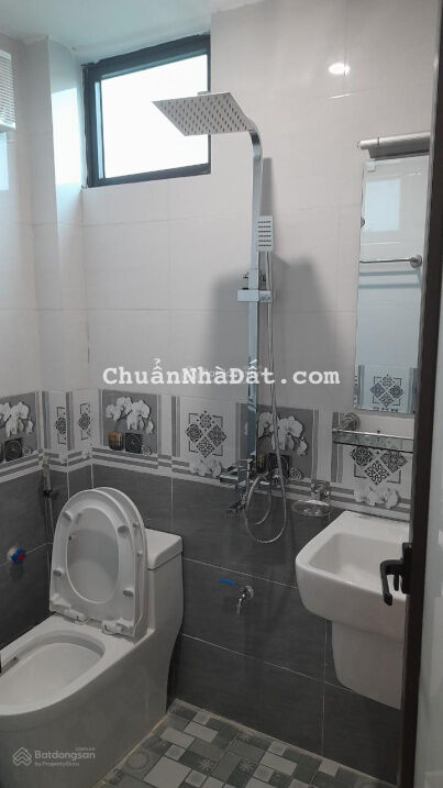 Duy nhất 1 căn 3.3 tỷ thoáng trước sau ngay mặt ngõ nhà 5 tầng 40m2 thương lượng sâu