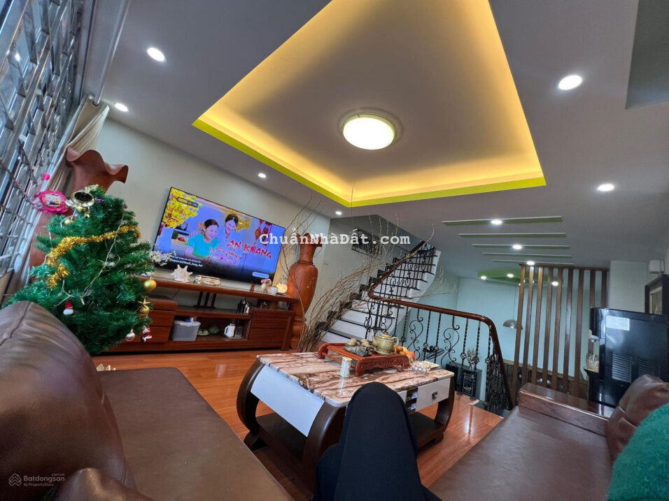 Siêu Hiếm , Nhà 5 Tầng Cực Đẹp Xuân Đỉnh Từ Liêm , Gần Khu Ngoại Giao Đoàn S:41m2 mà nhỉnh 5 tỷ.