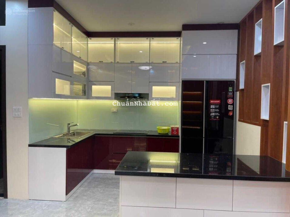 Nhà hiếm Phạm Văn Đồng, Bắc Từ Liêm lô góc ô tô tránh kinh doanh 5 tầng MT 8m