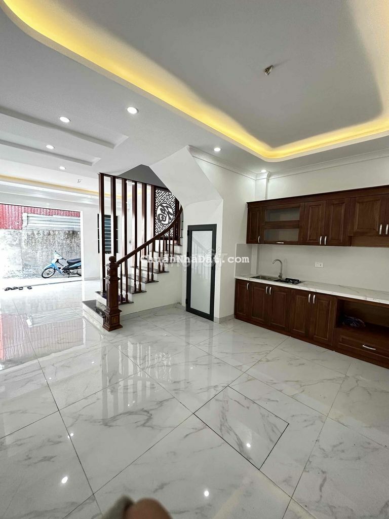 Bán nhà 42m2 Tây Tựu - Bắc Từ Liêm. Ngõ thông ÔTÔ đỗ cạnh nhà